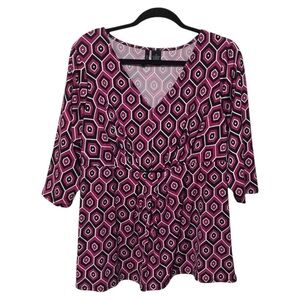 12. NWT New Directions Woman Magenta Hexagon Top (L/XL)